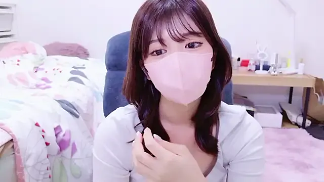 NyraKiss – webcam model profile photo Image 17