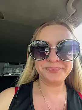 shuhana_ – webcam model profile photo Image 13