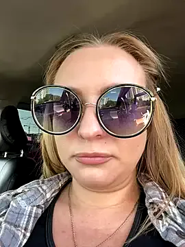 shuhana_ – webcam model profile photo Image 9