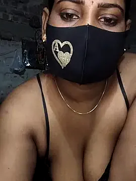 _Alicee_1 – webcam model profile photo Image 3