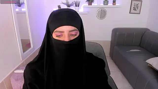 Lovebirdss – webcam model profile photo Image 13