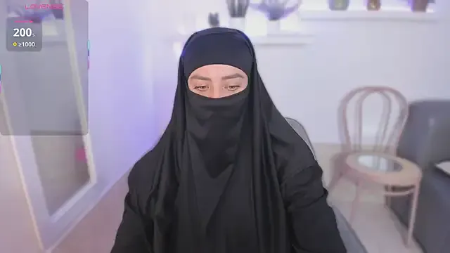 Lovebirdss – webcam model profile photo Image 8