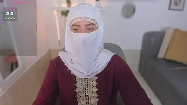 Lovebirdss – webcam model profile photo Image 9