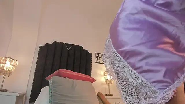 Sunbeam69 – webcam model profile photo Image 18