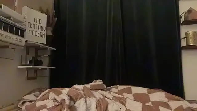 thanusi_2 – webcam model profile photo Image 14