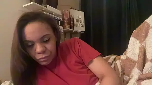 thanusi_2 – webcam model profile photo Image 17