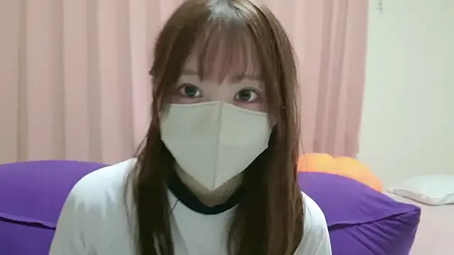 seraphine23 – webcam model profile photo Image 2