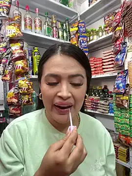 Rinamay_ – webcam model profile photo Image 3