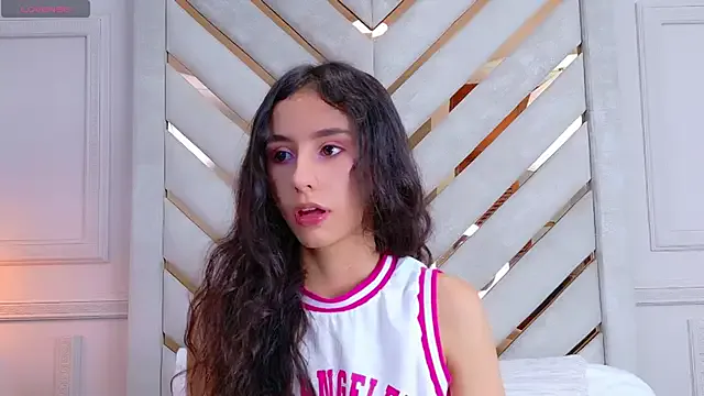 RedLipse – webcam model profile photo Image 11