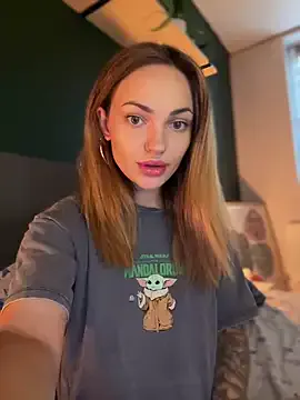 STRIP_GLOW – webcam model profile photo Image 12