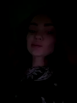 STRIP_GLOW – webcam model profile photo Image 15