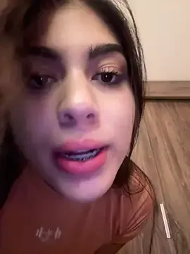 lola_tentatiion – webcam model profile photo Image 16