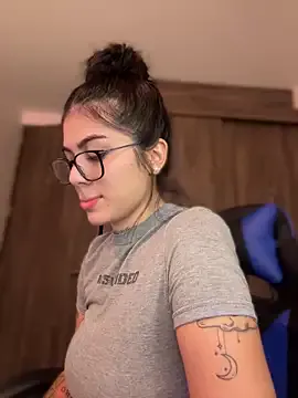 lola_tentatiion – webcam model profile photo Image 3