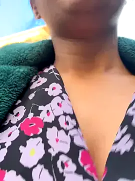 elisadikotti – webcam model profile photo Image 14