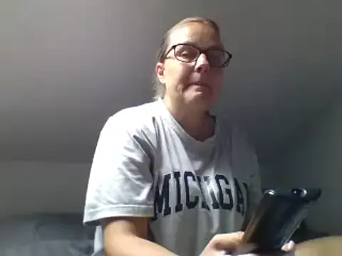 funny_to_see_you_here – webcam model profile photo Image 4