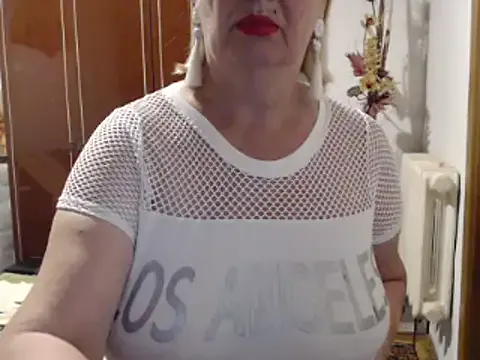 adventurina – webcam model profile photo Image 10