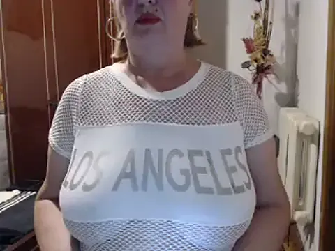 adventurina – webcam model profile photo Image 19