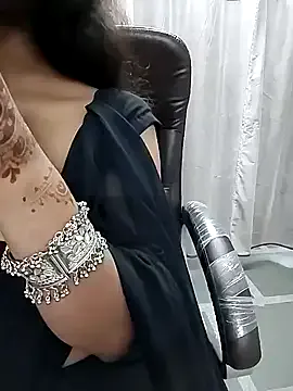 May-Squirt – webcam model profile photo Image 13