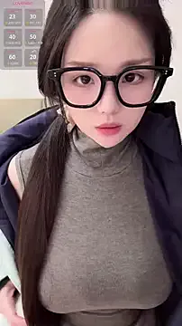 LissieVibes – webcam model profile photo Image 8