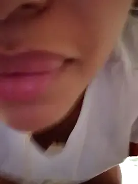 __o_weyandelii_180 – webcam model profile photo Image 13