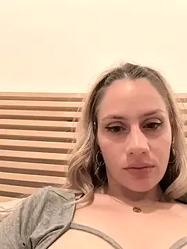 HOT-CUPAL22 – webcam model profile photo Image 6