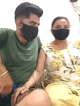 hoaarisa – webcam model profile photo Image 3