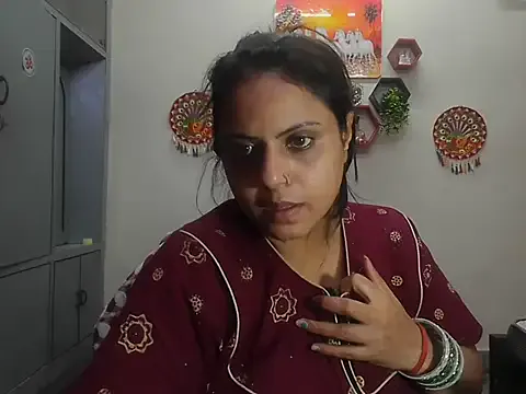 Mahira568 – webcam model profile photo Image 2