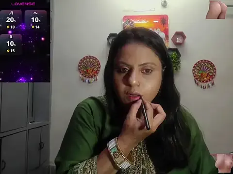 Mahira568 – webcam model profile photo Image 5