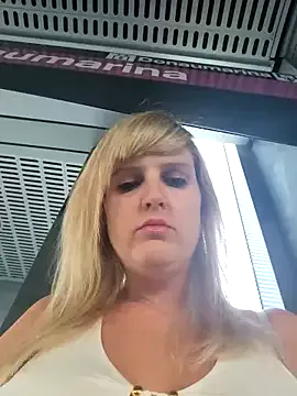 alana15 – webcam model profile photo Image 15