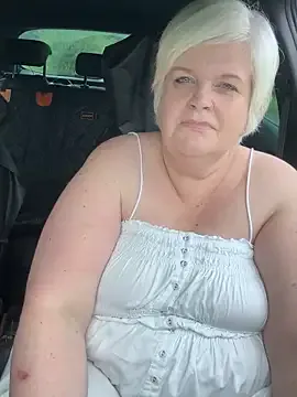 buseemeert – webcam model profile photo Image 2