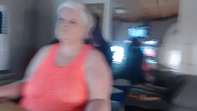 buseemeert – webcam model profile photo Image 4