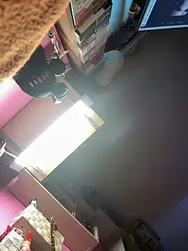 chee_cha – webcam model profile photo Image 9