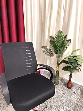 Bambi-Live – webcam model profile photo Image 17