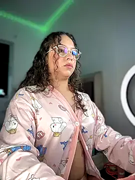 A33_asamin – webcam model profile photo Image 19