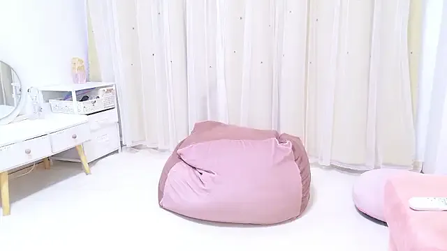 Alice_surprise – webcam model profile photo Image 13