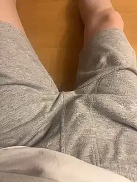 AdritVance – webcam model profile photo Image 5