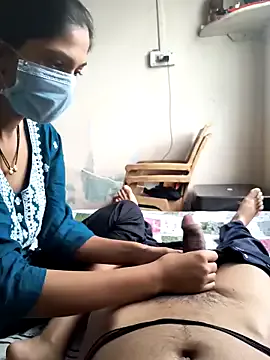 4U143 – webcam model profile photo Image 9