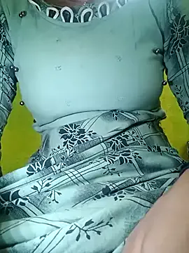 sareandrob – webcam model profile photo Image 9