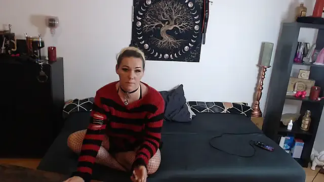 lunawolf21 – webcam model profile photo Image 3