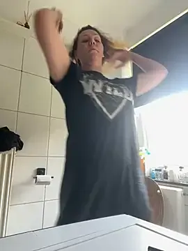 lunawolf21 – webcam model profile photo Image 5