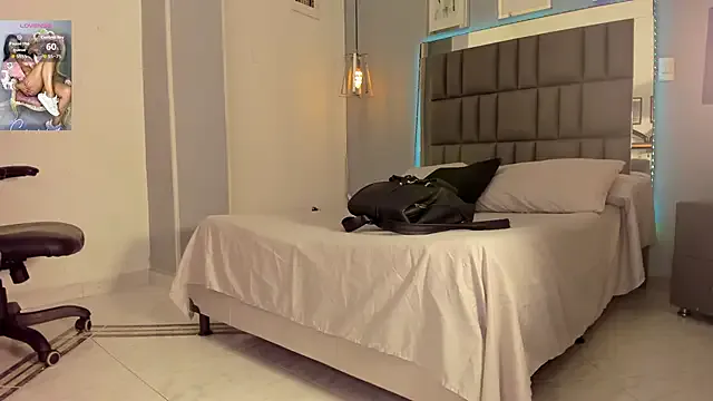 Stellar_Hush – webcam model profile photo Image 10