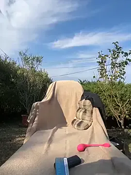 sareandrob – webcam model profile photo Image 8