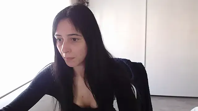 Samira-Summer – webcam model profile photo Image 3