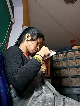 ake_mi – webcam model profile photo Image 10