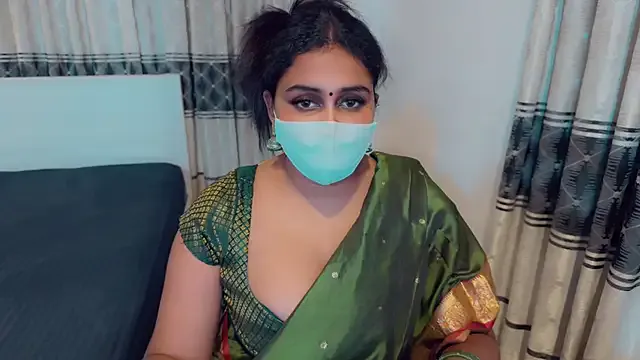 _Alicee_1 – webcam model profile photo Image 2