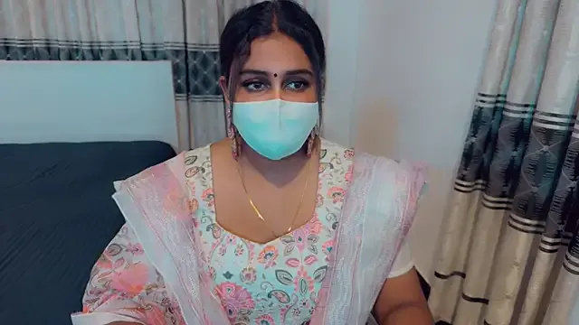 _Alicee_1 – webcam model profile photo Image 3