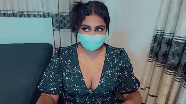 _Alicee_1 – webcam model profile photo Image 9