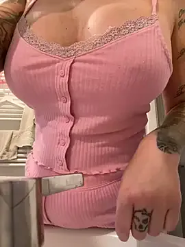 blonde_bigtits – webcam model profile photo Image 4