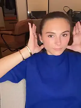 golden_girl_house – webcam model profile photo Image 8