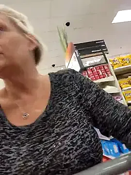 belle_phine – webcam model profile photo Image 2